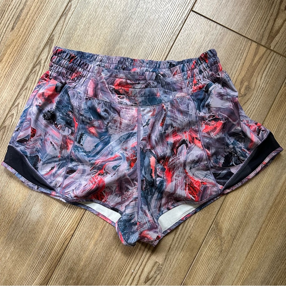 Lululemon Hotty Hot High Rise Shorts Size 8